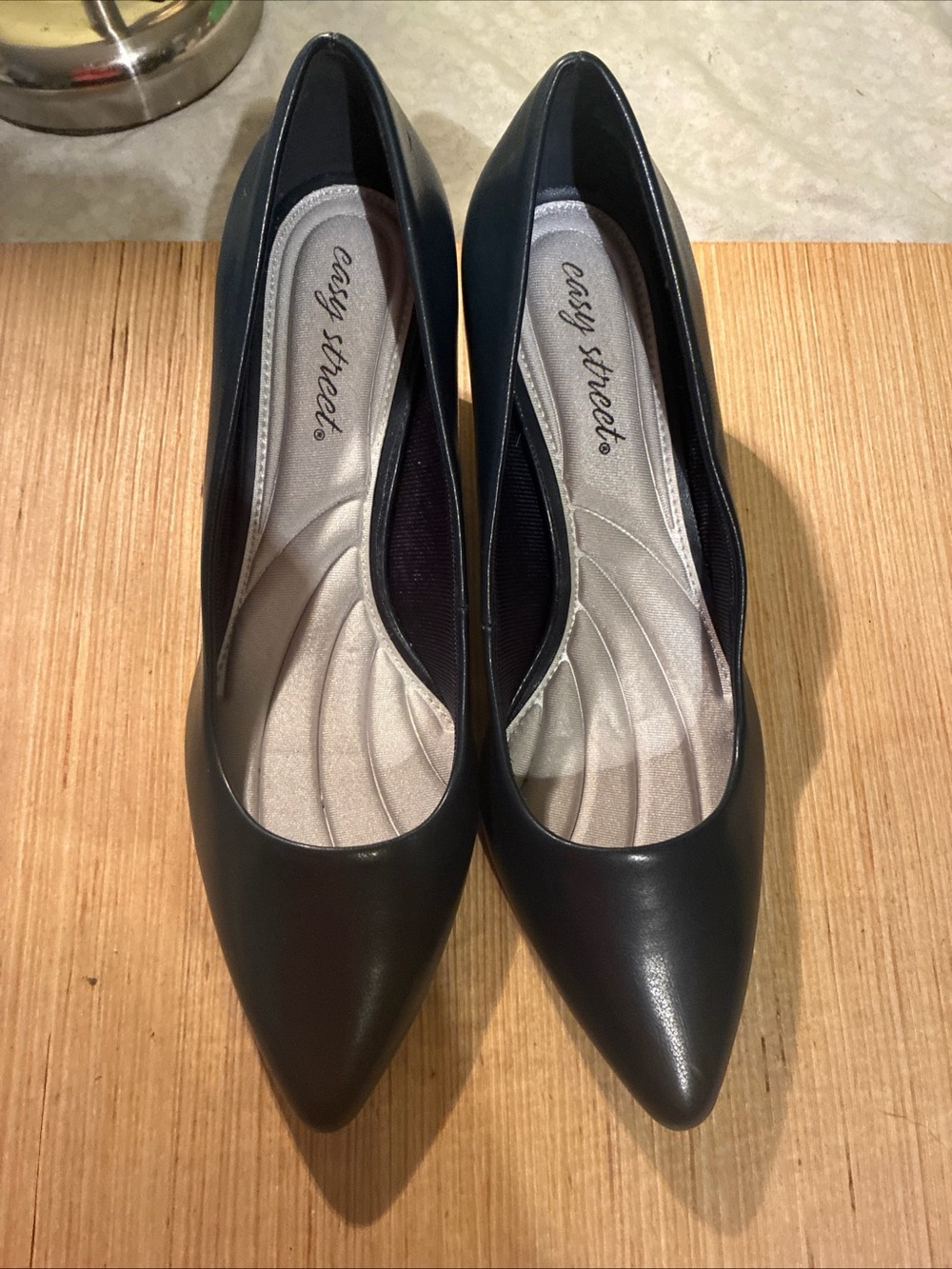 easy street navy Pointed Toe Kitten Heel Pumps
